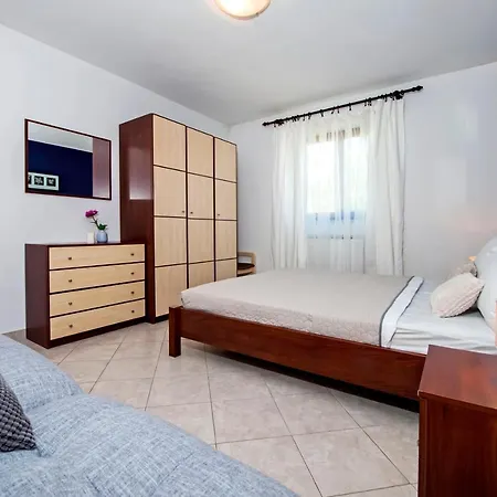 Vanda Apartment *